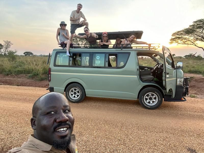 cheap 4x4 car hire uganda with a driver guide